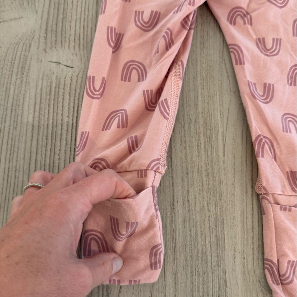 Baby Layette Wiggle Pants in HannaSoft - Picture 4 of 5